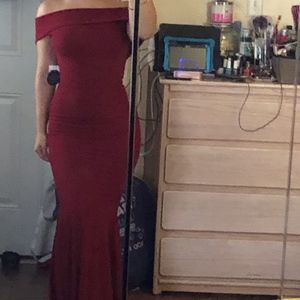 Burgundy/ Reddish Windsor elegant dress